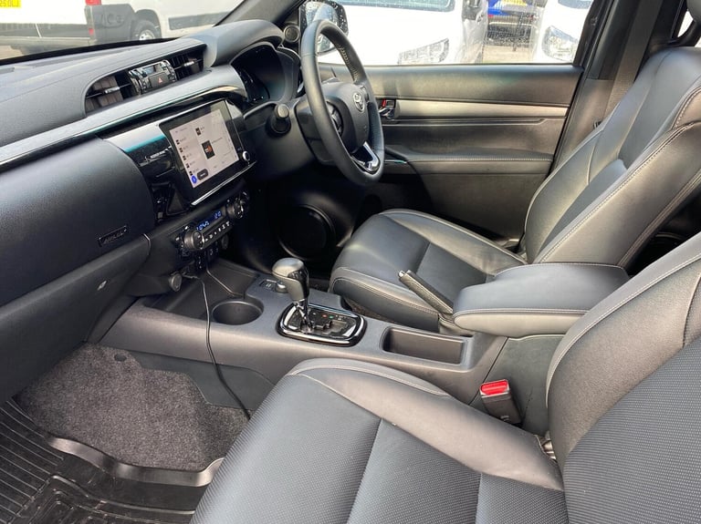 2025 Toyota Hilux Invincible X D/Cab Pick Up 2.8 Hybrid 48V Auto Double Cab Pick-up Diesel Automatic
