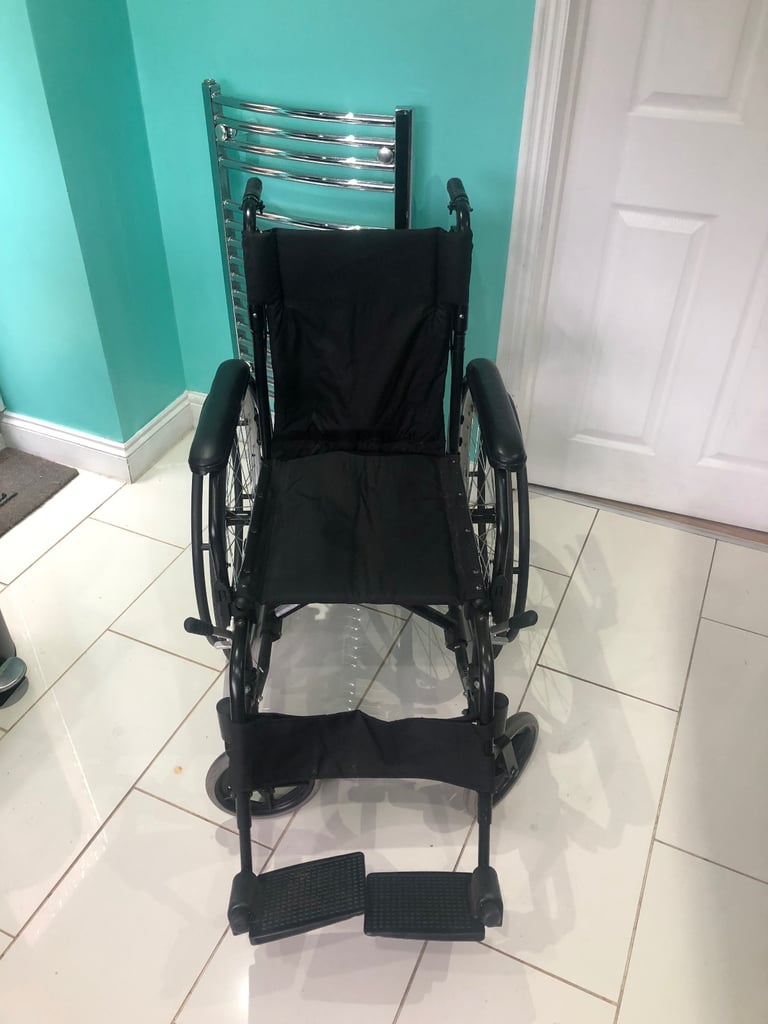 Lightweight folding wheel chair 
