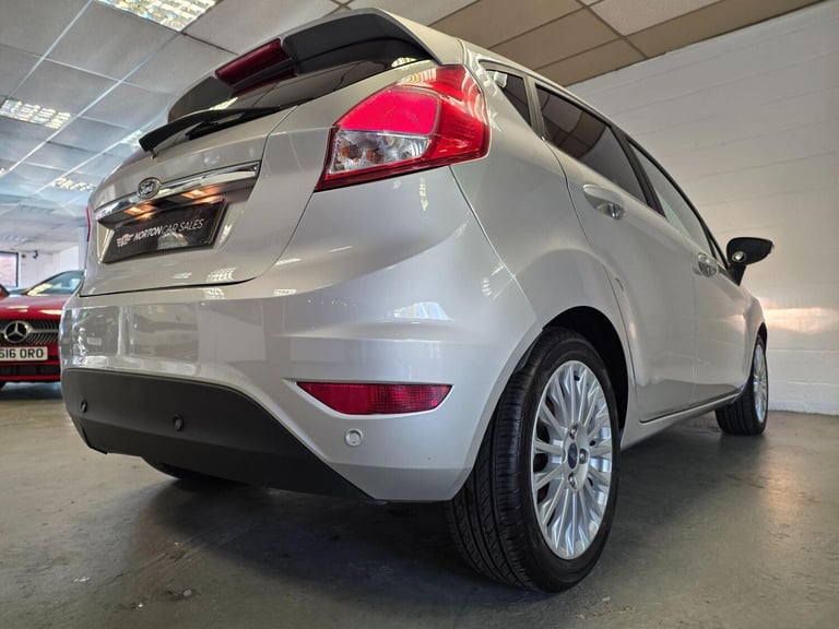  Ford Fiesta 1.6 Titanium Powershift Euro 5 5dr Petrol Automatic