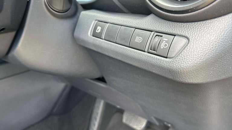 2024 Toyota C-HR 1.8 VVT-h Icon SUV 5dr Petrol Hybrid CVT Euro 6 (s/s) (140 ps) HATCHBACK Petrol/...