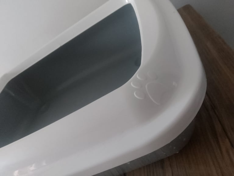 Kitten litter tray + scoop 