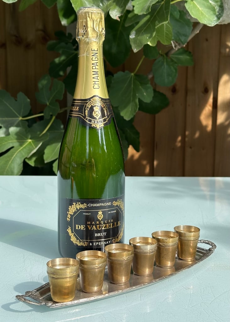 ANTIQUE FRENCH HUNTING SHOT CUP SET OF SIX STIRRUP CUPS & TRAY - 1900s - WILL POST!