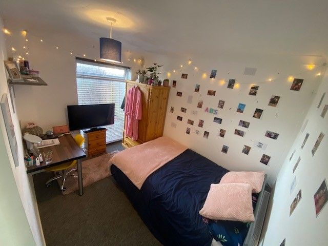 Stunning 5 Bedroom Property Available