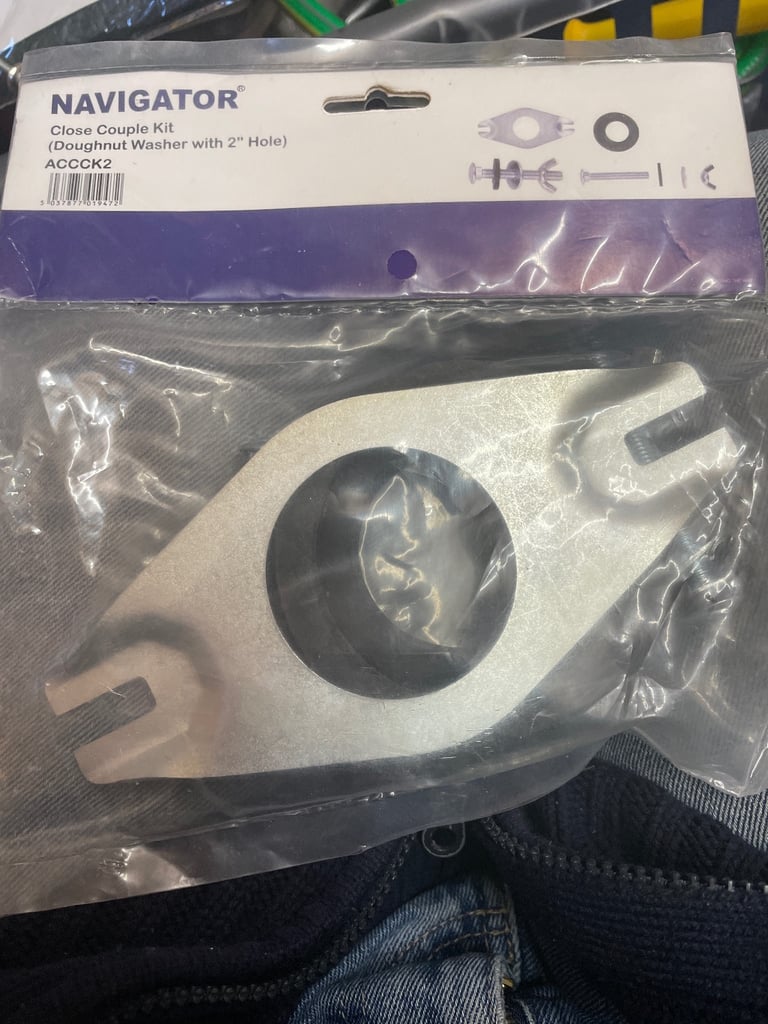 Navigator Close Couple Kit