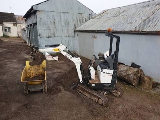 Mini/Micro Digger/Operator/Hire/Hiab/Skip/Muck/Truck/Excavator/Excavation/Plant/Garden/Landscaping