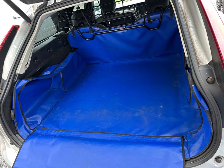 image for Hatchbag boot cover for Volvo V90