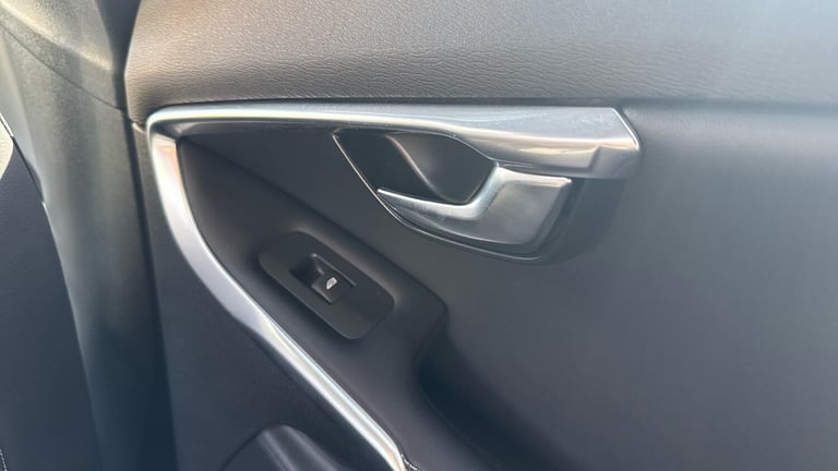 2019 Volvo V40 1.5 T3 R-Design Edition Hatchback 5dr Petrol Auto Euro 6 (s/s) (152 ps) Hatchback ...