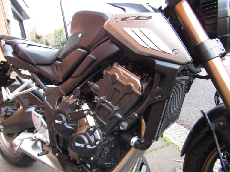 HONDA CB 650 R FANTASTIC CONDITION , FULL HONDA HISTORY, GB RACING COVERS, 2021