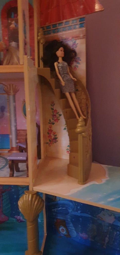 Disney dolls house