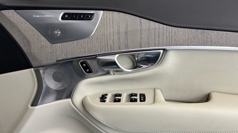 2024 Volvo XC90 2.0 B5P [250] Ultra Dark 5dr AWD Geartronic ESTATE PETROL Automatic