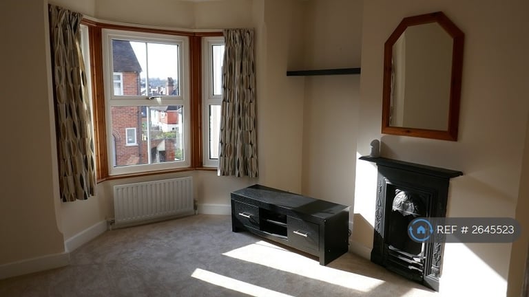 2 bedroom flat in Reading, Reading, RG30 (2 bed) (#2645523)