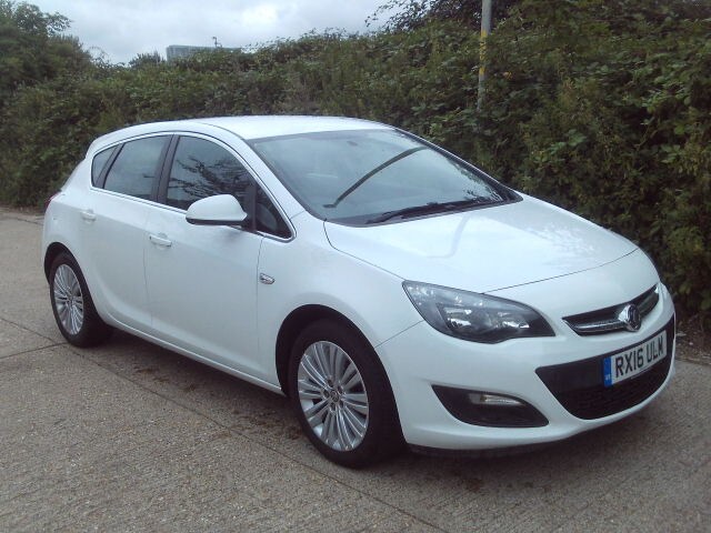 2016 Vauxhall Astra 1.4i 16V Excite 5dr White 36k Miles FSH Years MOT Warranty HATCHBACK Petrol M...