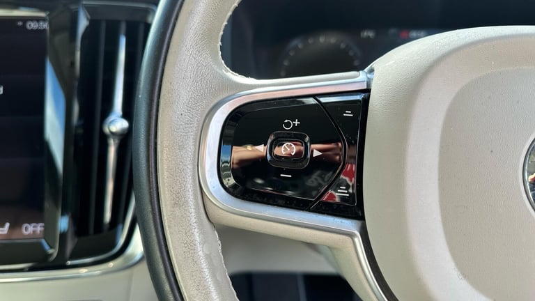 2020 Volvo V90 2.0 D5 Cross Country Plus 5dr AWD Geartronic ESTATE DIESEL Automatic