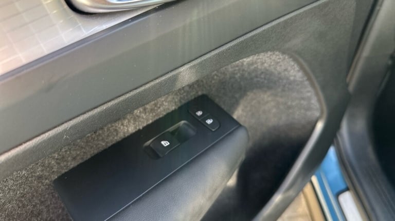 2023 Volvo XC40 Plus, B4 Mild hybrid, Petrol, Dark Estate Petrol Automatic