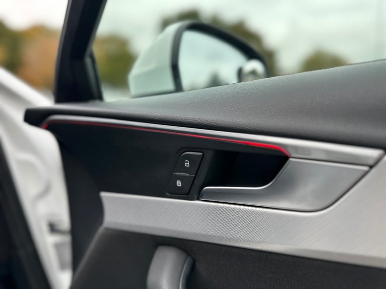 Audi, A4, Saloon, 2017, Manual, 1395 (cc), 4 doors