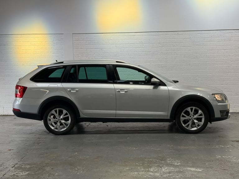 2017 Skoda Octavia 2.0 TDI Scout Estate 5dr Diesel Manual 4WD Euro 6 (s/s) (150 ps) ESTATE Diesel...