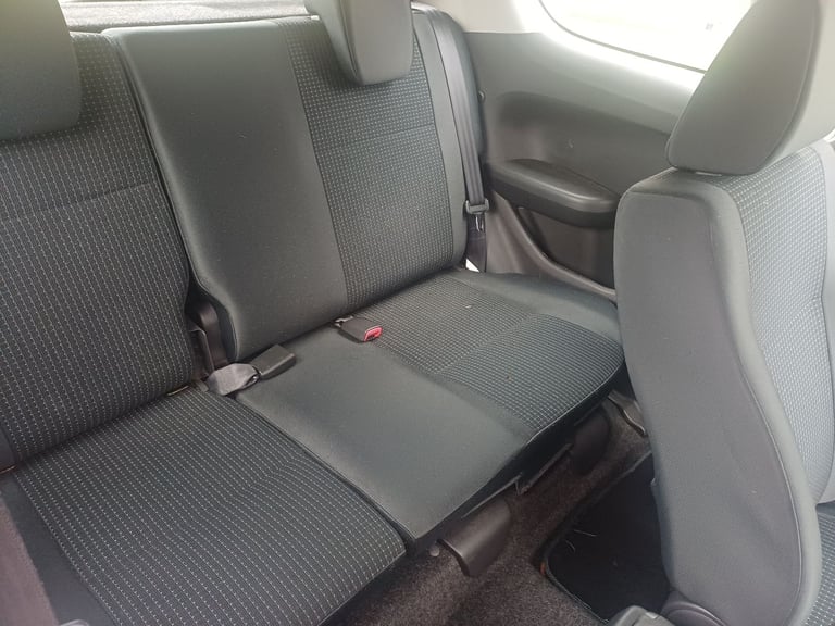 SUZUKI SWIFT 1.3 GL VERY LOW MILES BEAUTIFUL CONDITION 2 KEYS SERVICE HISTORY