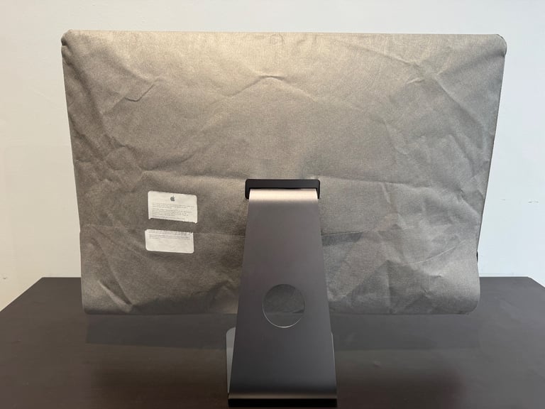 💻 iMac Pro 2017 27” Retina 5K – 8-Core Xeon W, Vega 56, 64GB RAM, 1TB SSD – Near Mint, Boxed ✨