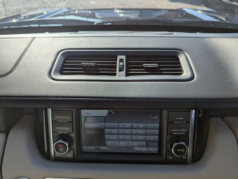 2011 Land Rover Range Rover 4.4 TD V8 Vogue SUV 5dr Diesel Auto 4WD Euro 5 (313 bhp) ESTATE Diese...