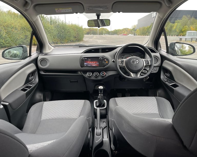 2015 Toyota Yaris 1.33 VVT-i Icon 5dr HATCHBACK Petrol Manual