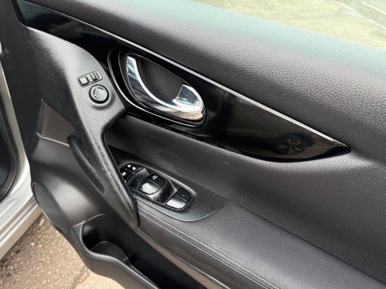 2015 Nissan Qashqai 1.6 dCi n-tec+ XTRON 2WD Euro 6 (s/s) 5dr Diesel