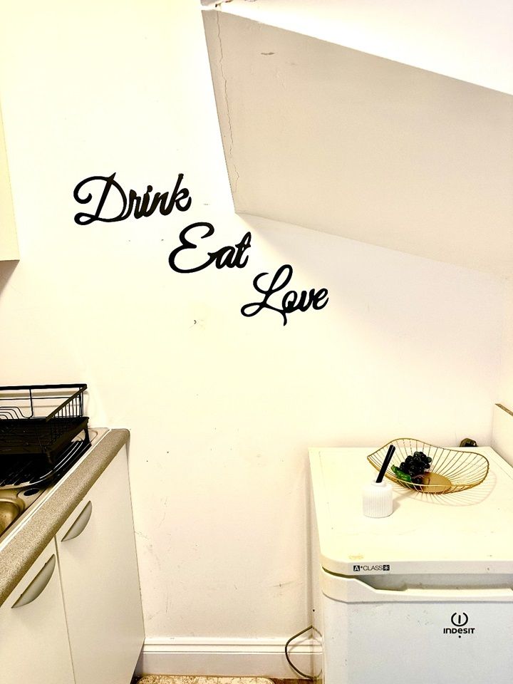 Beautiful Single Room Ensuite with FREE living space