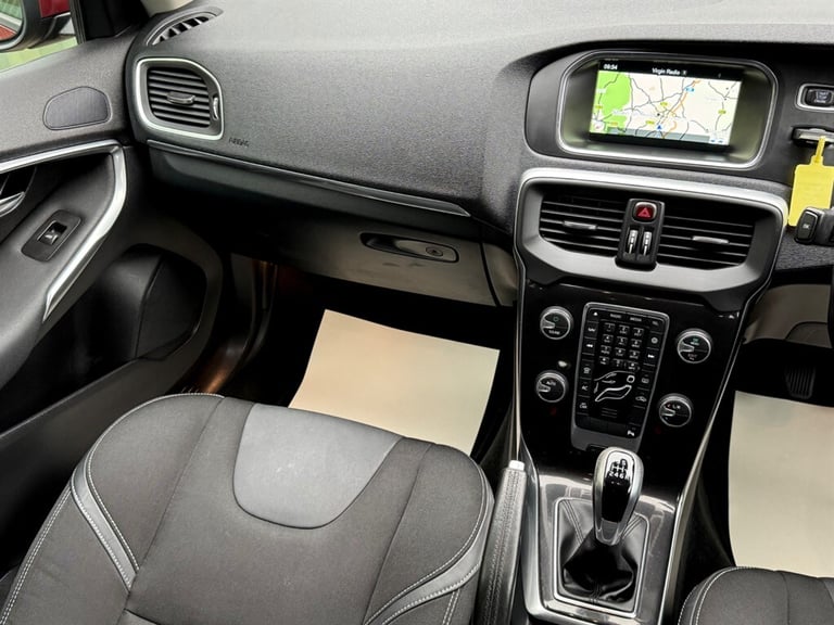 2016 Volvo V40 2.0 D2 Momentum Nav Plus Hatchback 5dr Diesel Manual Euro 6 (s/s) (120 ps) Hatchba...