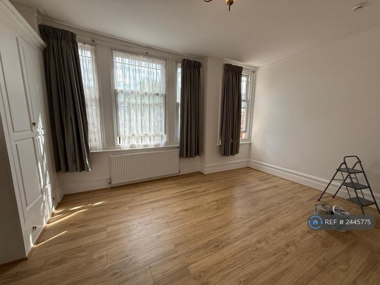 1 bedroom in Roseneath Avenue, London, N21 (#2445775)