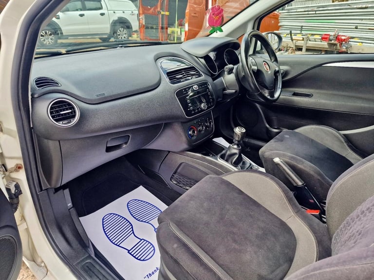 2014 Fiat Punto 1.2 Easy 3dr HATCHBACK Petrol Manual