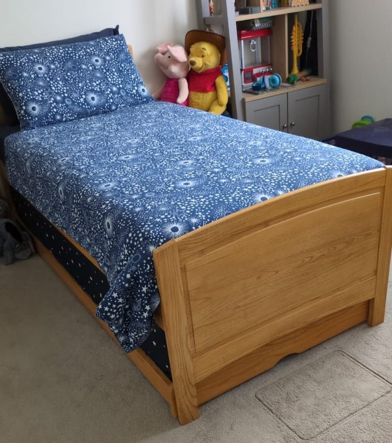 Light Oak Single Bed/Trundle Bed