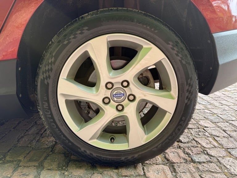 2014 Volvo V40 Cross Country 1.6 D2 Lux Powershift Euro 5 (s/s) 5dr HATCHBACK Diesel Automatic