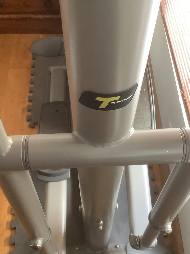 Top Quality Tunturi C60 crosstrainer - Lovely Condition 