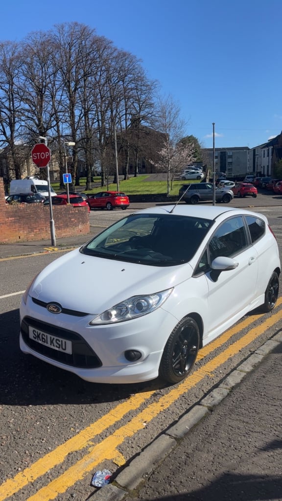 Ford, FIESTA, Hatchback, 2011, Manual, 1560 (cc), 3 doors