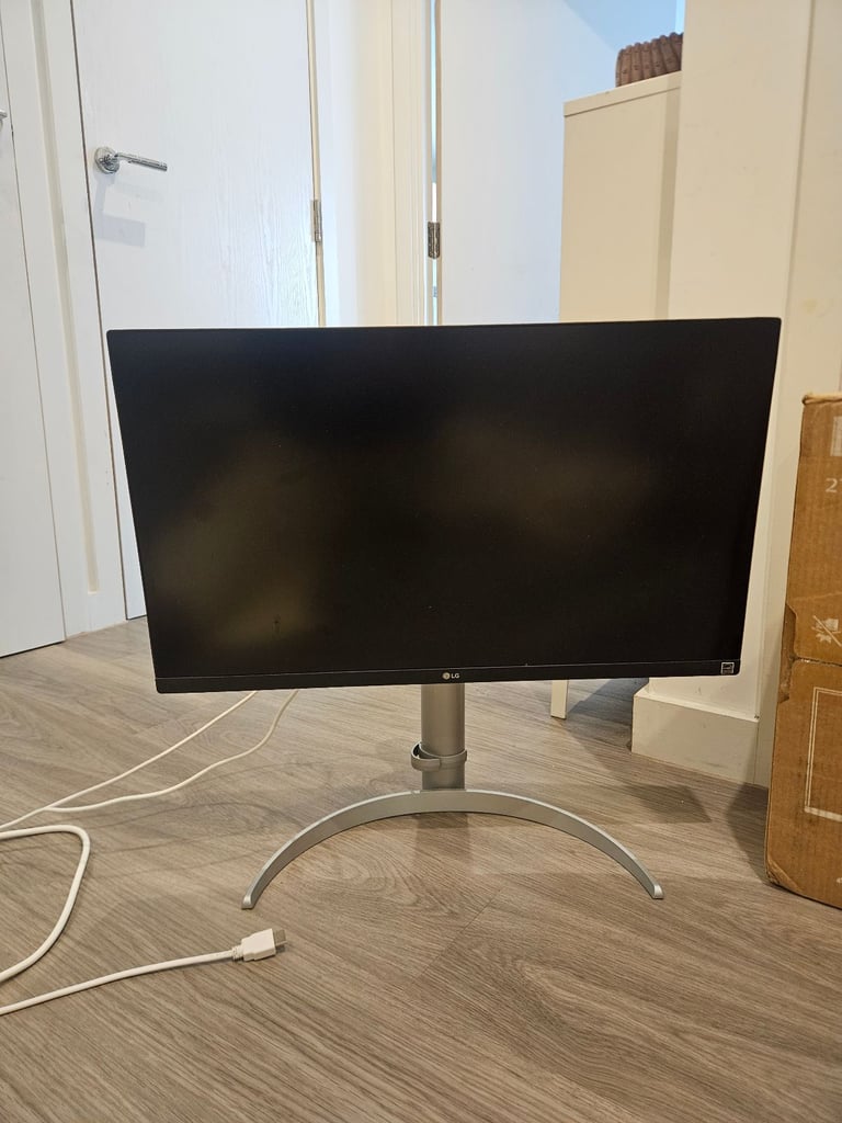 image for 27-inch LG UHD monitor with IPS 4K display