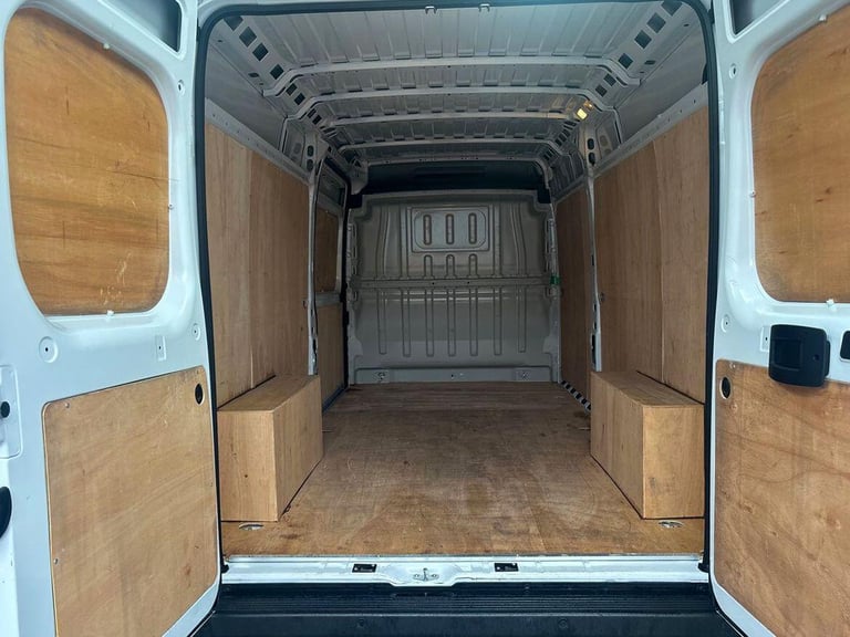  Peugeot Boxer 2.2 BlueHDi 335 Professional Premium + L3 High Roof Euro 6 (s/s) 5dr Diesel Manual