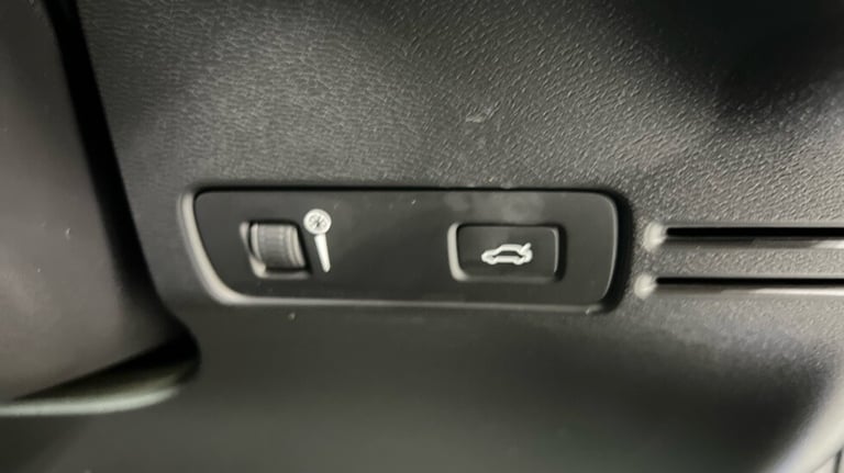 2021 Volvo XC40 P8 Recharge First Edition AWD Pure Electric(Panroof, Harman Kardon, Towbar) Estat...