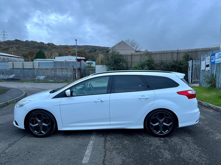 2012 Ford Focus 2.0T ST-3 5dr Ex Police ESTATE Petrol Manual