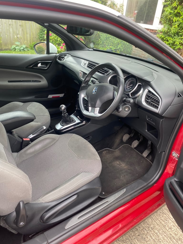 Citroen, DS3, Hatchback, 2014, Manual, 1598 (cc), 3 doors