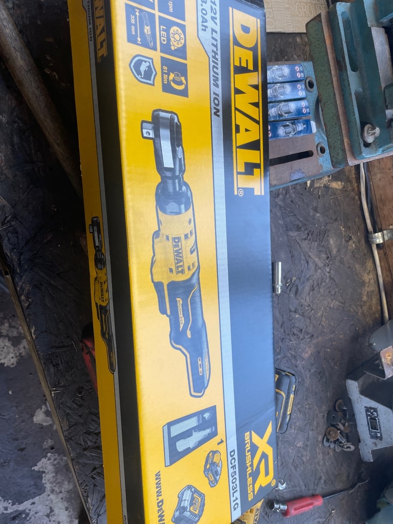 De Walt battery ratchet 