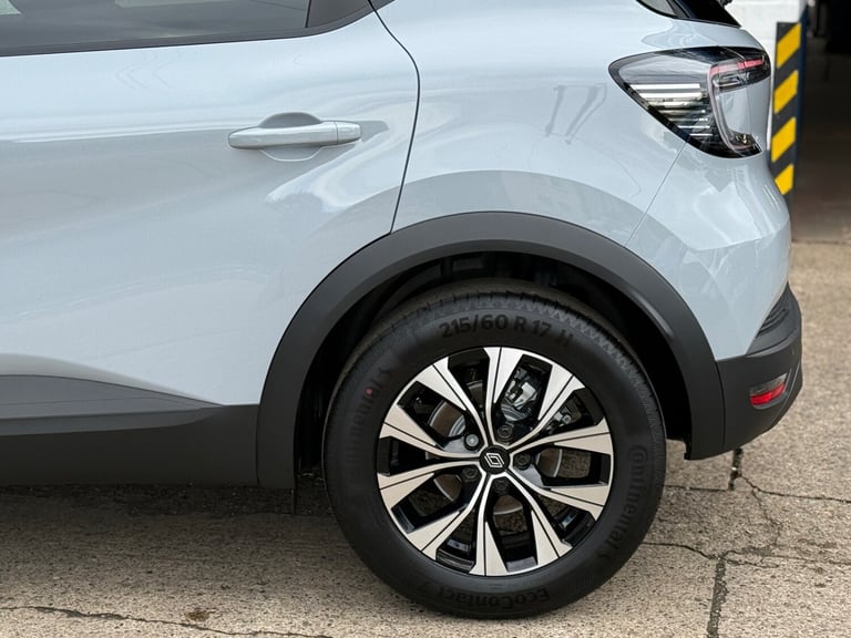 2025 Renault Captur 1.0 TCE 90 Evolution 5dr, UNDER 10 MILES, SEPTEMBER 2028 RENAULT WARRANTY,  H...