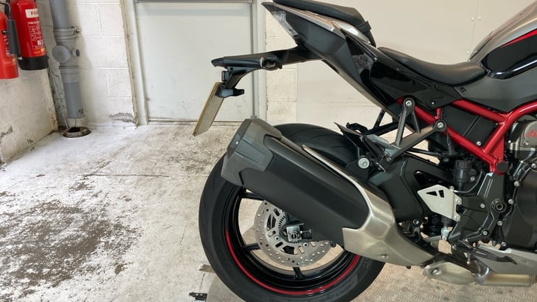 2022 Kawasaki Z R1000KNFAN (22MY) SPORTS Petrol Manual