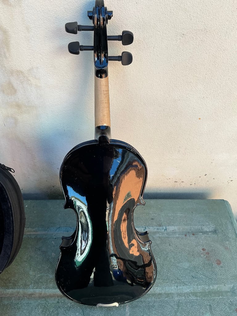 Gear for music violin colour black full size model 44v-100bk