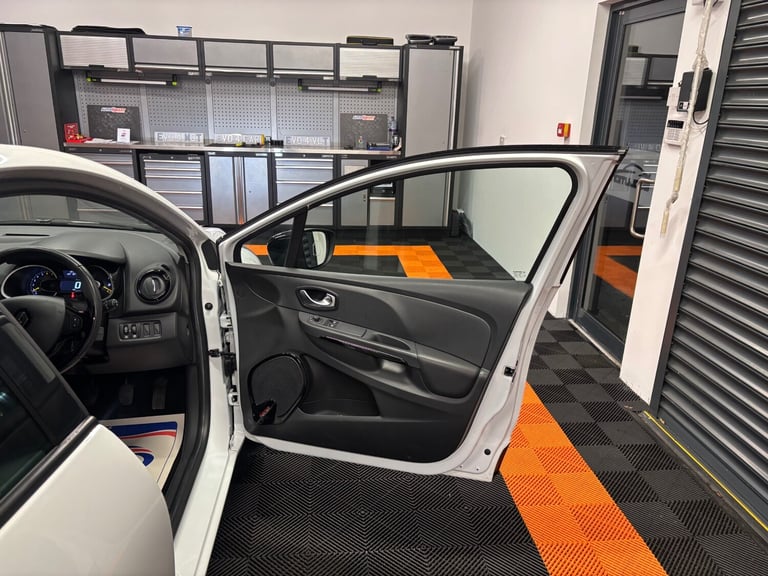 2015 Renault Clio 1.2 16V Dynamique MediaNav 5dr HATCHBACK Petrol Manual