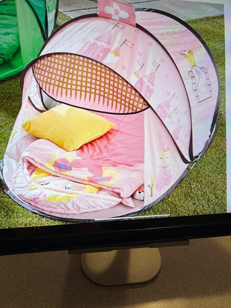image for Child’s pop up play tent