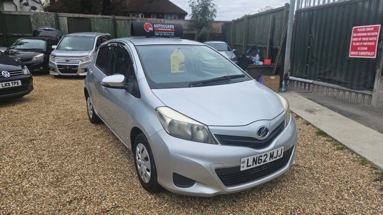 2012 Toyota yaris automatic 1.3 petrol
