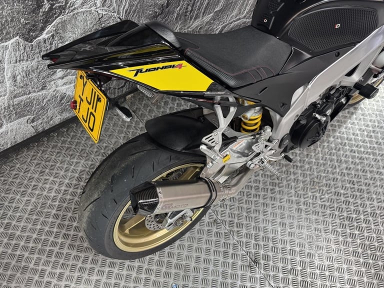 APRILIA TUONO 1000 V4 R APRC 2011