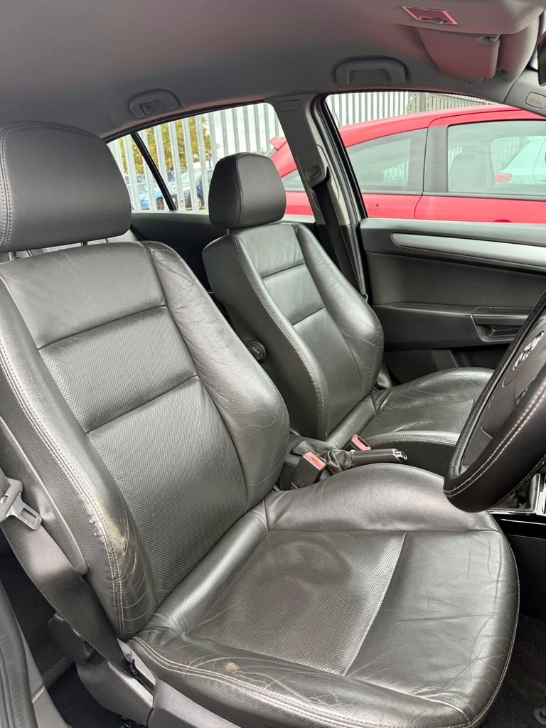 2005 Vauxhall Astra 1.6i 16V Club 5dr HATCHBACK Petrol Manual - Image 11