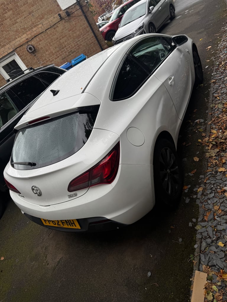 Automatic Vauxhall ASTRA 2012 2L , 3 doors AUTOMATIC