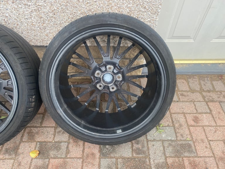21” genuine Porsche alloy wheels with tyres.