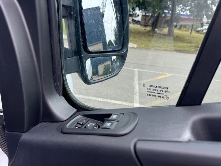 2020 Nissan NV400 Nissan NV400 2020 Mwb Fridge Van 2.3 dci 135ps MOT and Full History !! PANEL VA...